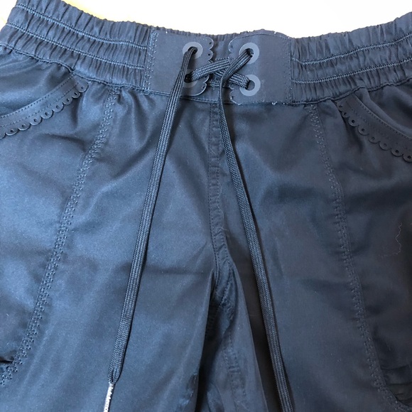 Lululemon Black Board Shorts Scalloped Pockets - Picture 4 of 6